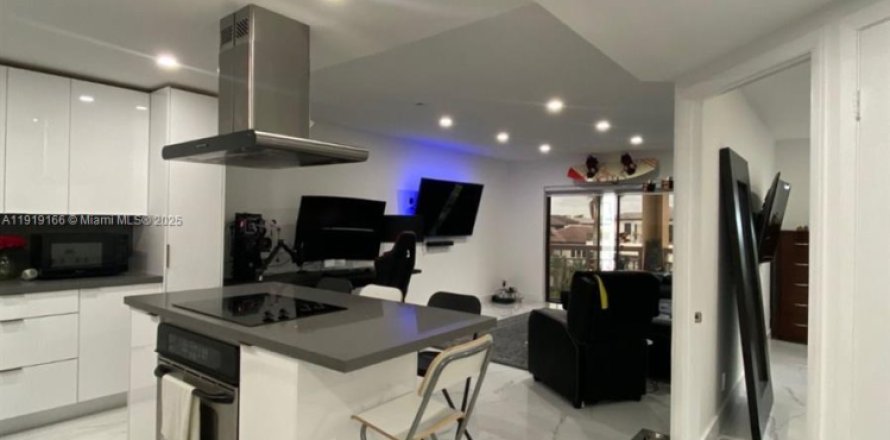 Condo in Doral, Florida, 1 bedroom  № 2018234