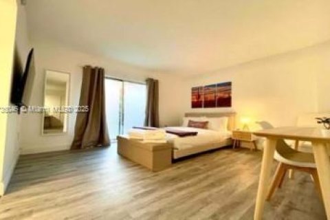 Commercial property in Miami, Florida № 1859274 - photo 14