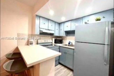 Commercial property in Miami, Florida № 1859274 - photo 17