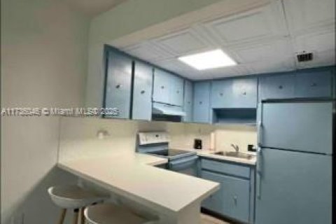 Commercial property in Miami, Florida № 1859274 - photo 19