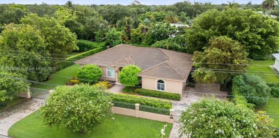 Casa en Pinecrest, Florida 4 dormitorios, 251.67 m2 № 1878756