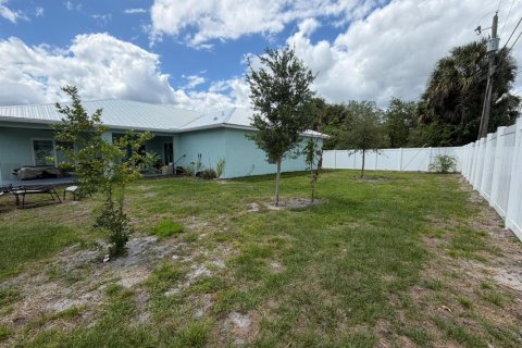 House in Port St. Lucie, Florida 5 bedrooms, 264.77 sq.m. № 2187423 - photo 27