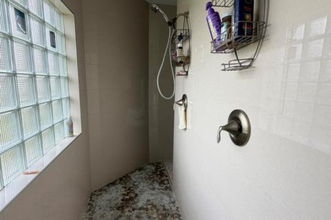 House in Port St. Lucie, Florida 5 bedrooms, 264.77 sq.m. № 2187423 - photo 20