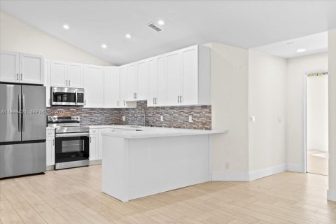 Townhouse in Palm Beach Gardens, Florida 3 bedrooms, 125.98 sq.m. № 2064210 - photo 11