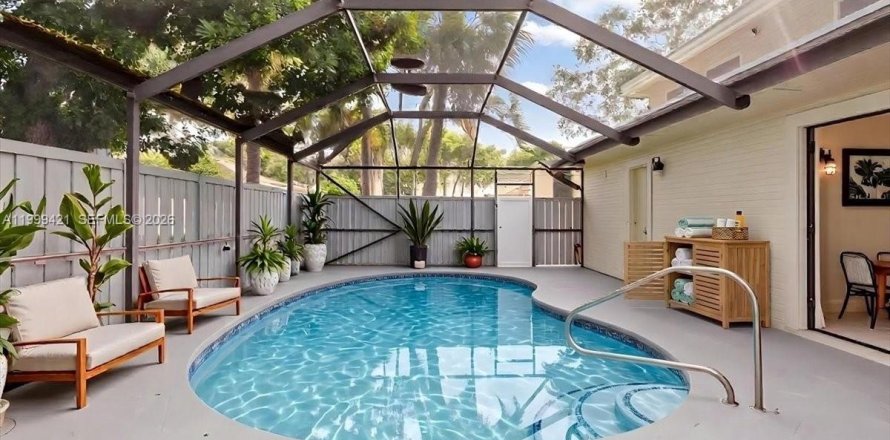 Townhouse in Palm Beach Gardens, Florida 3 bedrooms, 125.98 sq.m. № 2064210