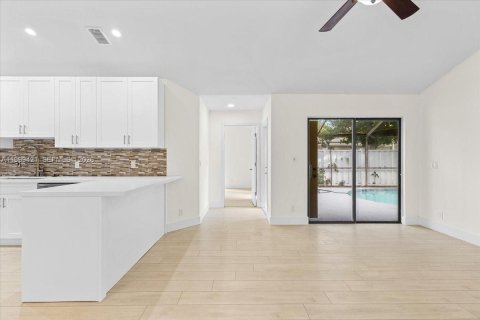 Townhouse in Palm Beach Gardens, Florida 3 bedrooms, 125.98 sq.m. № 2064210 - photo 10