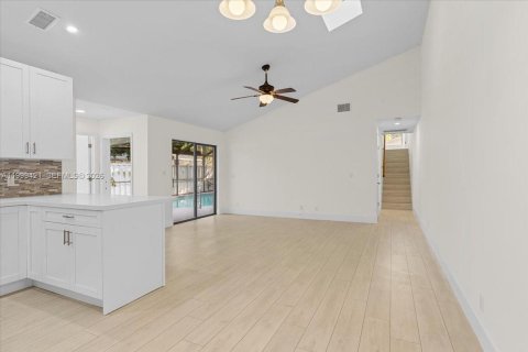 Townhouse in Palm Beach Gardens, Florida 3 bedrooms, 125.98 sq.m. № 2064210 - photo 9