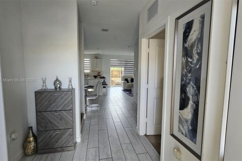 Touwnhouse à vendre à Homestead, Floride: 4 chambres, 127.65 m2 № 1942995 - photo 4