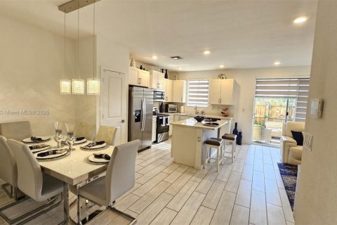 Touwnhouse à vendre à Homestead, Floride: 4 chambres, 127.65 m2 № 1942995 - photo 9