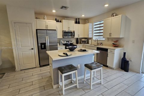 Touwnhouse à vendre à Homestead, Floride: 4 chambres, 127.65 m2 № 1942995 - photo 12