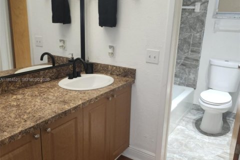 Condo in Pembroke Pines, Florida, 1 bedroom  № 2045821 - photo 14
