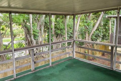 Condo in Pembroke Pines, Florida, 1 bedroom  № 2045821 - photo 22