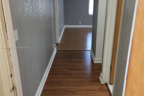 Condo in Pembroke Pines, Florida, 1 bedroom  № 2045821 - photo 7