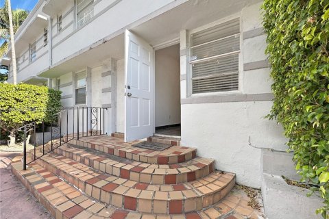 Condo in Miami Beach, Florida, 1 bedroom  № 1887286 - photo 1