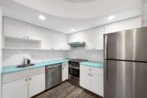 Condo in Miami Beach, Florida, 1 bedroom  № 1887286 - photo 5