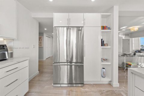 Снять в аренду кондоминиум в Майами-Бич, Флорида 2 спальни, 145.86м2, № 1950590 - фото 10