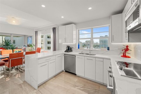 Снять в аренду кондоминиум в Майами-Бич, Флорида 2 спальни, 145.86м2, № 1950590 - фото 9