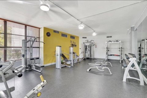 Copropriété à vendre à Hallandale Beach, Floride: 2 chambres, 104.98 m2 № 2153284 - photo 20