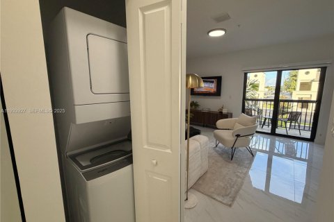 Appartement à louer à Hialeah, Floride: 2 chambres № 2152492 - photo 5