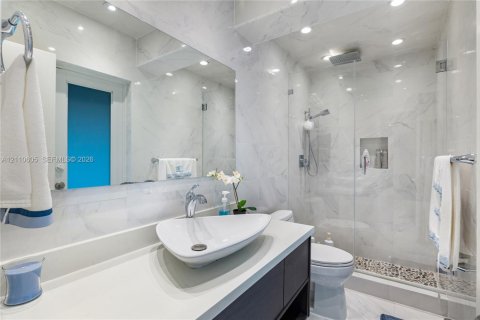 House in Pinecrest, Florida 4 bedrooms, 215.53 sq.m. № 2427803 - photo 27