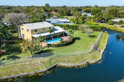 Casa en Pinecrest, Florida 4 dormitorios, 215.53 m2 № 2427803