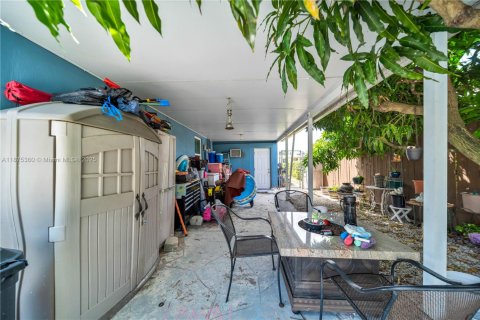 Villa ou maison à vendre à Hialeah, Floride: 5 chambres, 176.51 m2 № 1926433 - photo 26