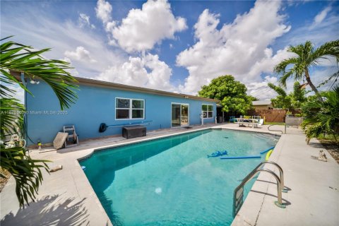 Villa ou maison à vendre à Hialeah, Floride: 5 chambres, 176.51 m2 № 1926433 - photo 28