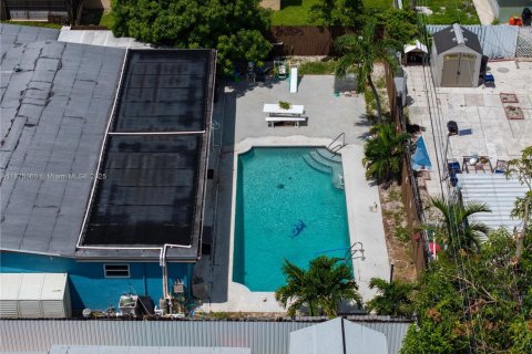 Villa ou maison à vendre à Hialeah, Floride: 5 chambres, 176.51 m2 № 1926433 - photo 29