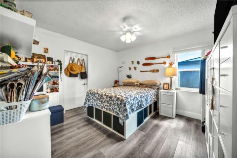 Villa ou maison à vendre à Hialeah, Floride: 5 chambres, 176.51 m2 № 1926433 - photo 19