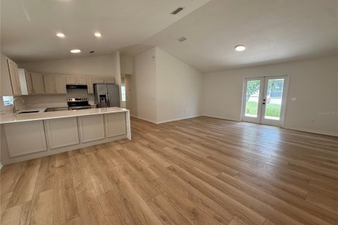 Villa ou maison à louer à Gainesville, Floride: 3 chambres, 123.93 m2 № 2325042 - photo 4