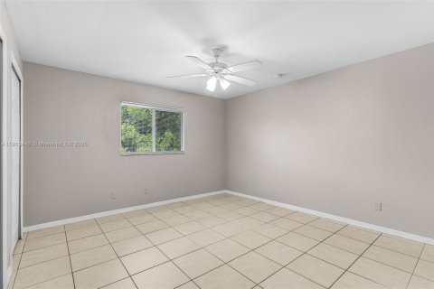 Casa en alquiler en Lehigh Acres, Florida, 3 dormitorios № 2061510 - foto 17
