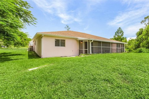 Casa en alquiler en Lehigh Acres, Florida, 3 dormitorios № 2061510 - foto 26