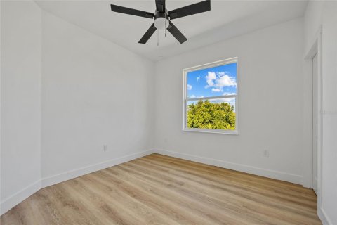 House in Port Charlotte, Florida 3 bedrooms, 168.34 sq.m. № 1856173 - photo 12