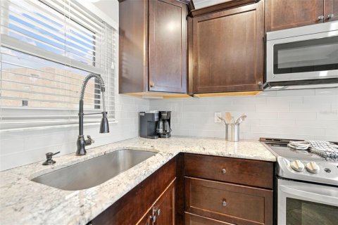 Villa ou maison à vendre à Sarasota, Floride: 3 chambres, 131.74 m2 № 2400235 - photo 14