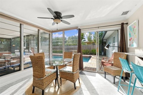 Villa ou maison à vendre à Sarasota, Floride: 3 chambres, 131.74 m2 № 2400235 - photo 19