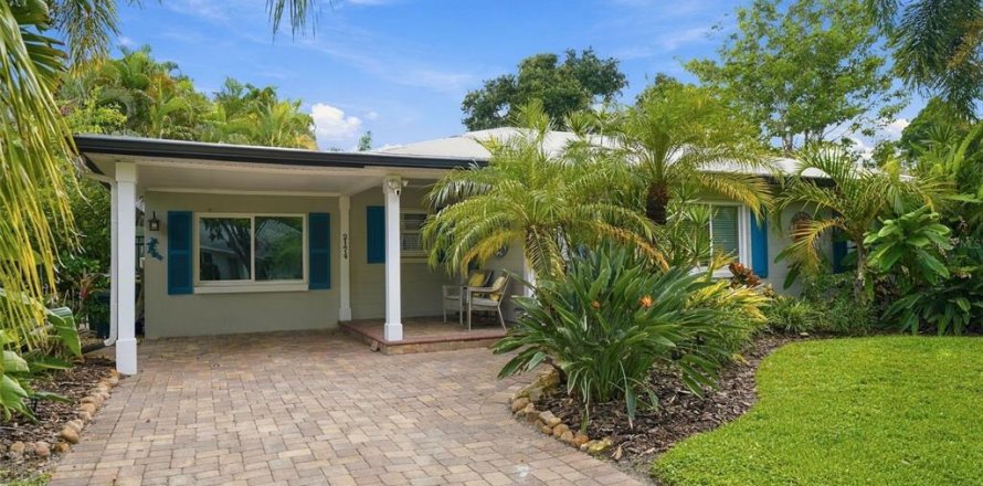 Villa ou maison à Sarasota, Floride 3 chambres, 131.74 m2 № 2400235