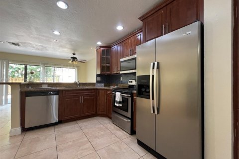 Townhouse in Sunrise, Florida 3 bedrooms, 119.01 sq.m. № 1845550 - photo 2