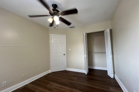 Townhouse in Sunrise, Florida 3 bedrooms, 119.01 sq.m. № 1845550 - photo 8