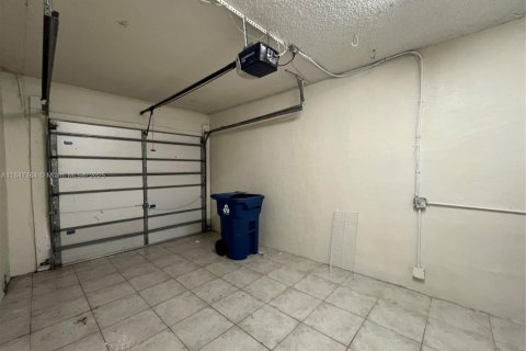 Townhouse in Sunrise, Florida 3 bedrooms, 119.01 sq.m. № 1845550 - photo 18
