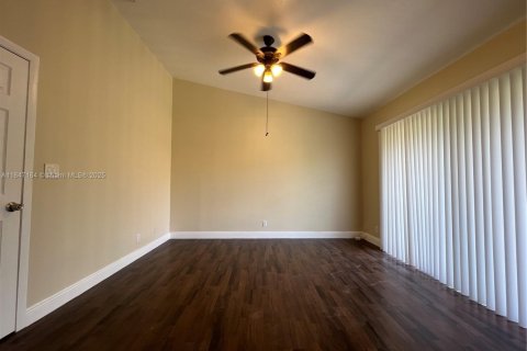 Townhouse in Sunrise, Florida 3 bedrooms, 119.01 sq.m. № 1845550 - photo 7