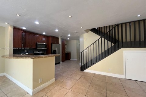 Townhouse in Sunrise, Florida 3 bedrooms, 119.01 sq.m. № 1845550 - photo 4