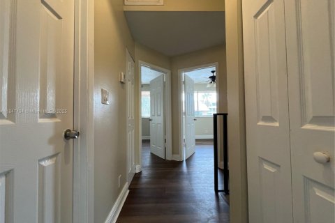 Townhouse in Sunrise, Florida 3 bedrooms, 119.01 sq.m. № 1845550 - photo 12