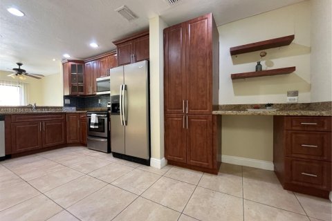 Townhouse in Sunrise, Florida 3 bedrooms, 119.01 sq.m. № 1845550 - photo 3