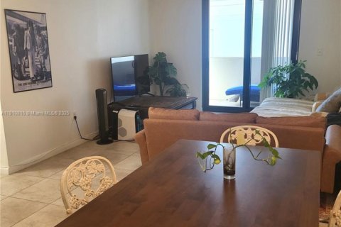 Снять в аренду кондоминиум в Майами-Бич, Флорида 1 спальня, 74.88м2, № 1965987 - фото 4