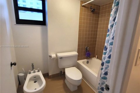 Снять в аренду кондоминиум в Майами-Бич, Флорида 1 спальня, 74.88м2, № 1965987 - фото 9