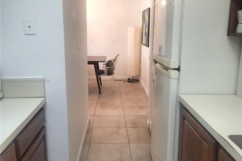 Снять в аренду кондоминиум в Майами-Бич, Флорида 1 спальня, 74.88м2, № 1965987 - фото 10