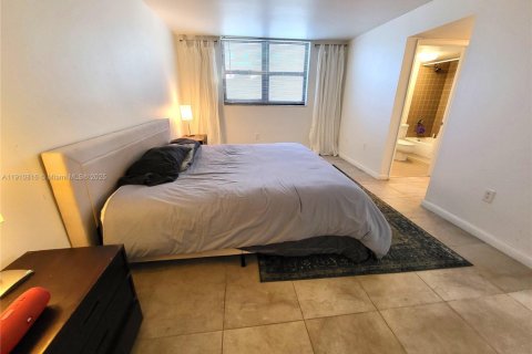 Снять в аренду кондоминиум в Майами-Бич, Флорида 1 спальня, 74.88м2, № 1965987 - фото 5