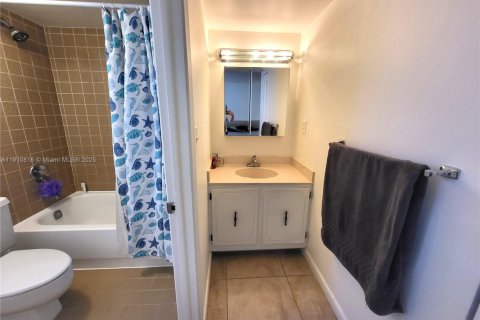 Снять в аренду кондоминиум в Майами-Бич, Флорида 1 спальня, 74.88м2, № 1965987 - фото 8