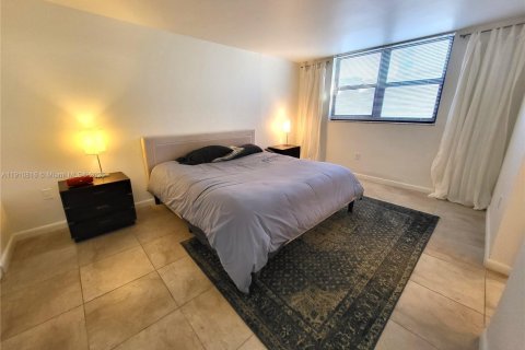 Снять в аренду кондоминиум в Майами-Бич, Флорида 1 спальня, 74.88м2, № 1965987 - фото 6