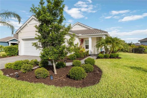 House in Sarasota, Florida 3 bedrooms, 142.7 sq.m. № 2202467 - photo 2
